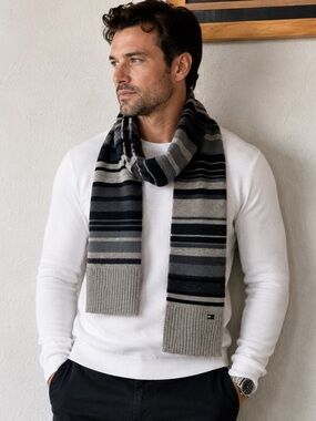 Tommy Hilfiger Black and Gray Knitted Scarf